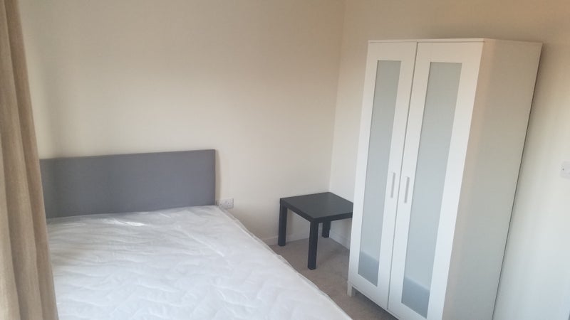 Room Morton Hall Road in Manchester