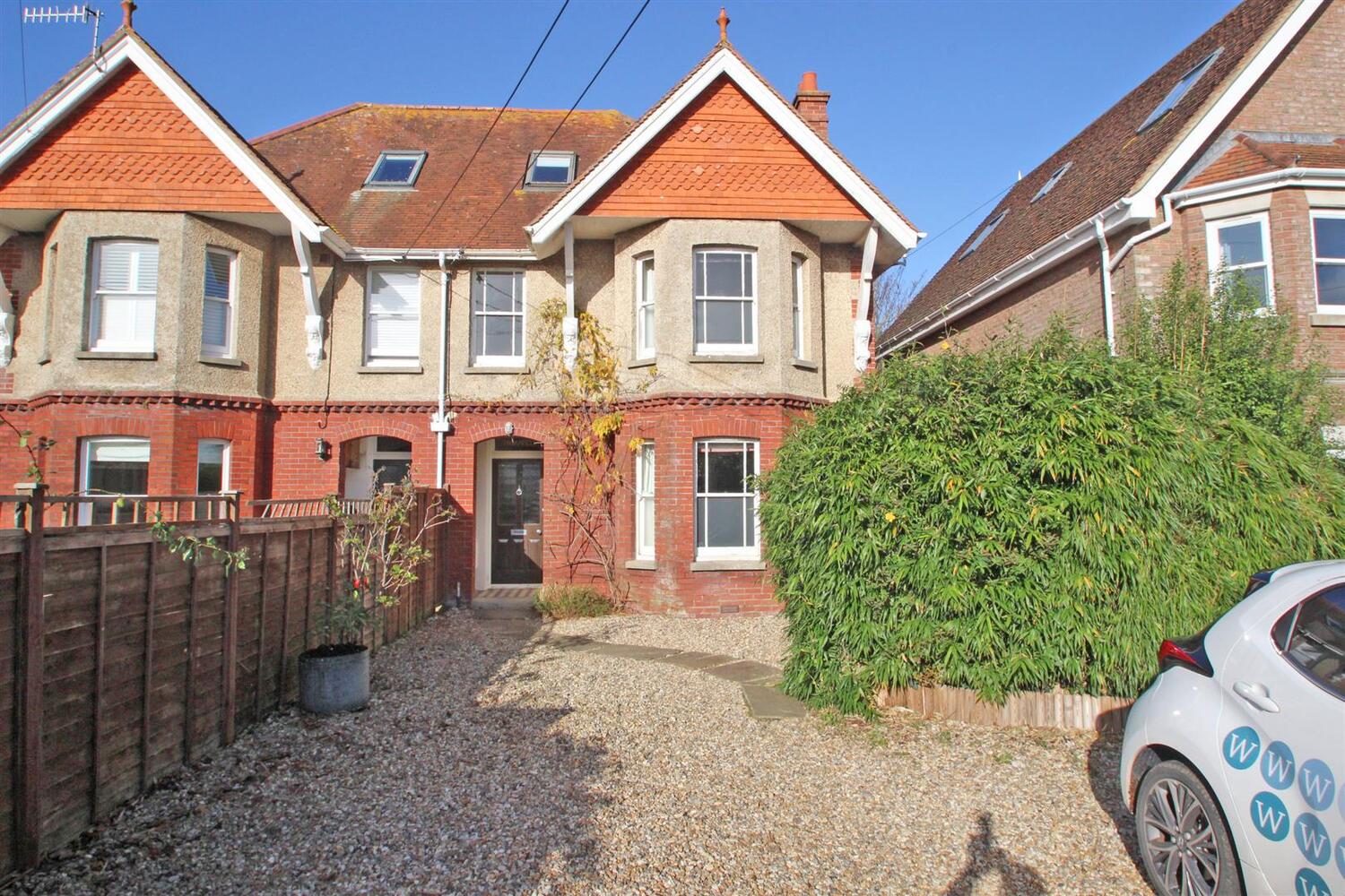 House Lane End Road in Bembridge