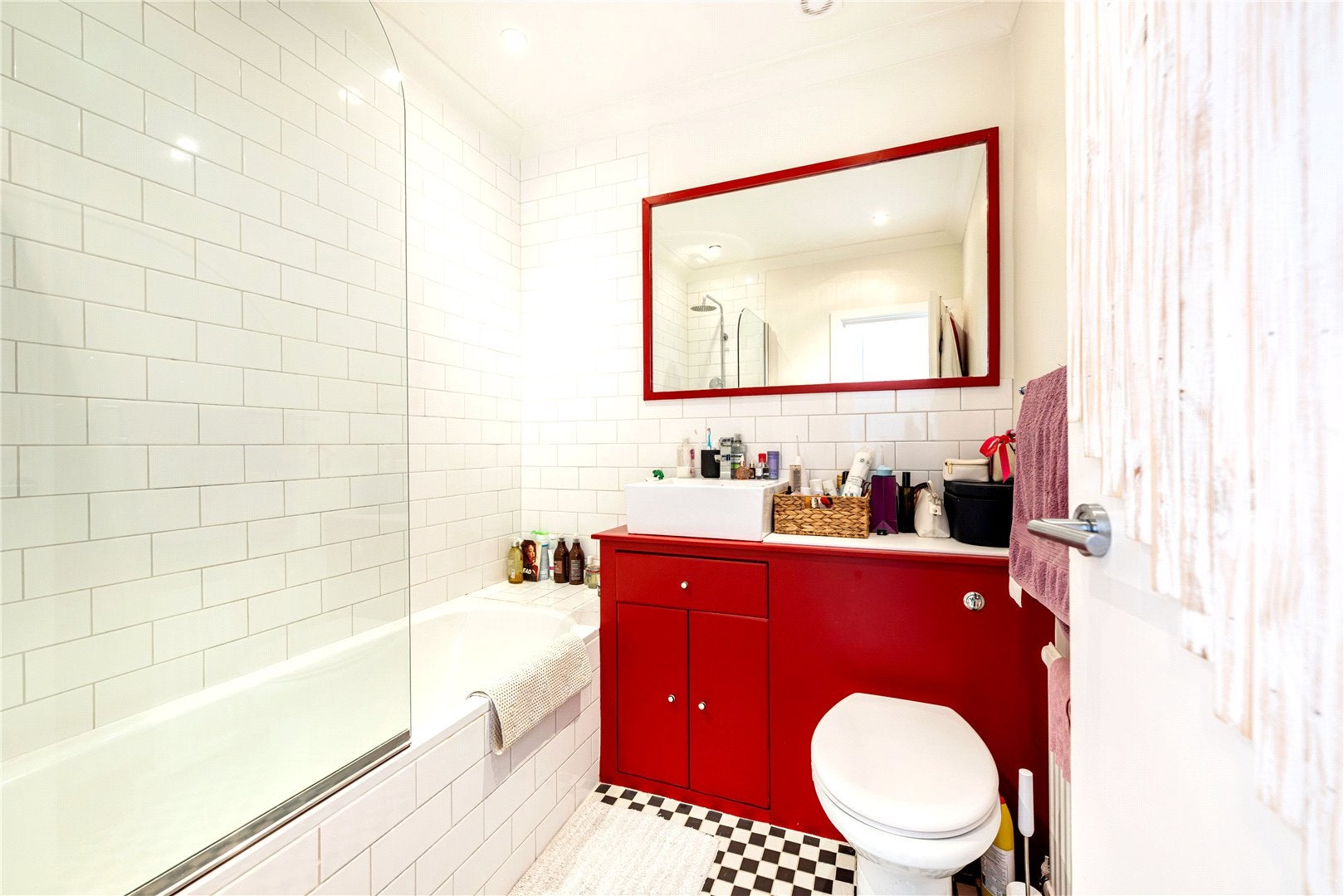 Flat Ladbroke Crescent in Greater London