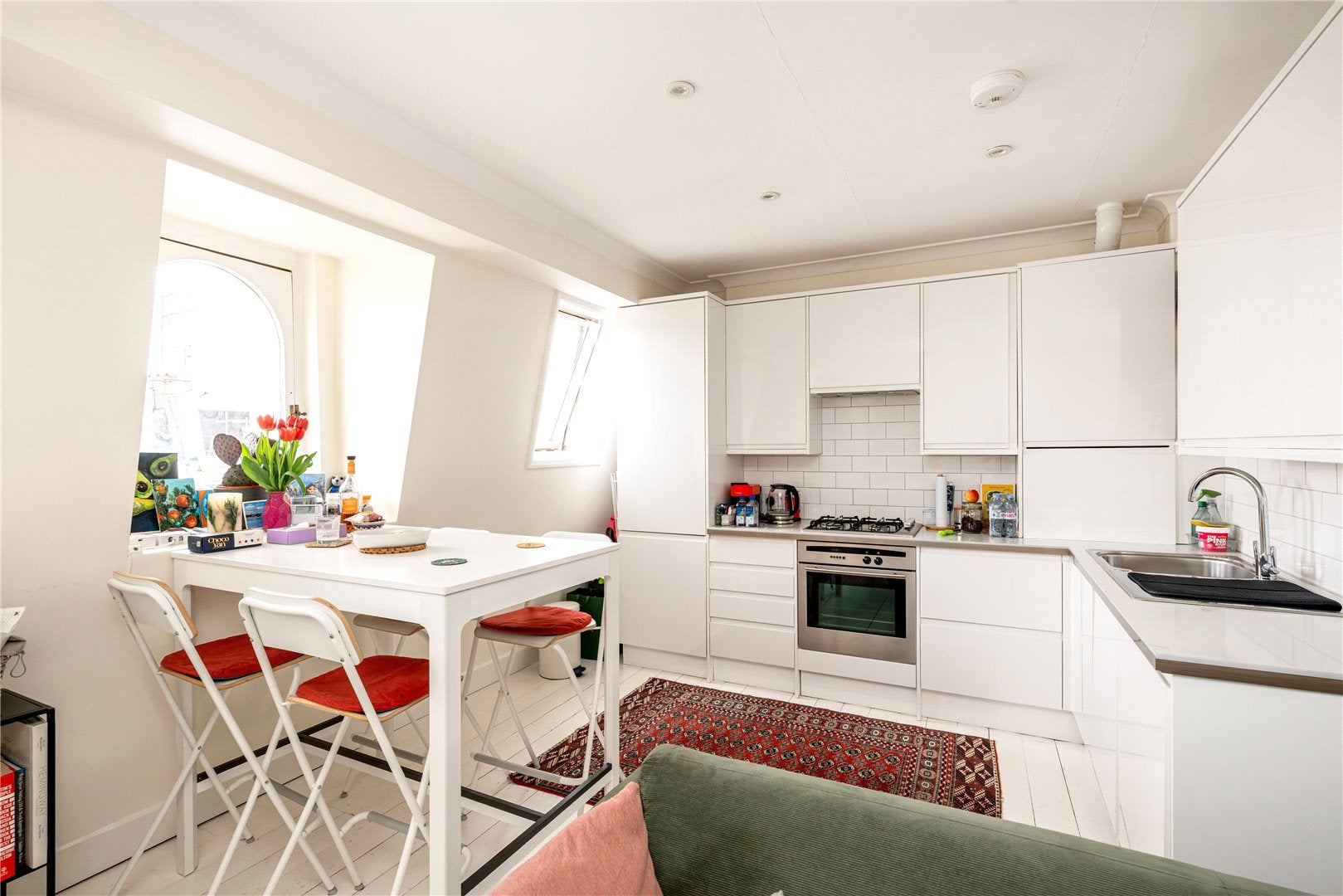 Flat Ladbroke Crescent in Greater London