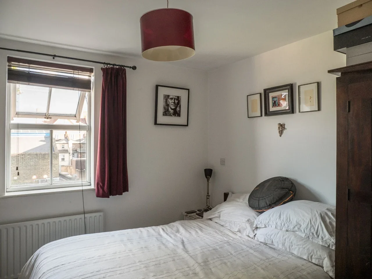 Flat Clapton Square in Greater London