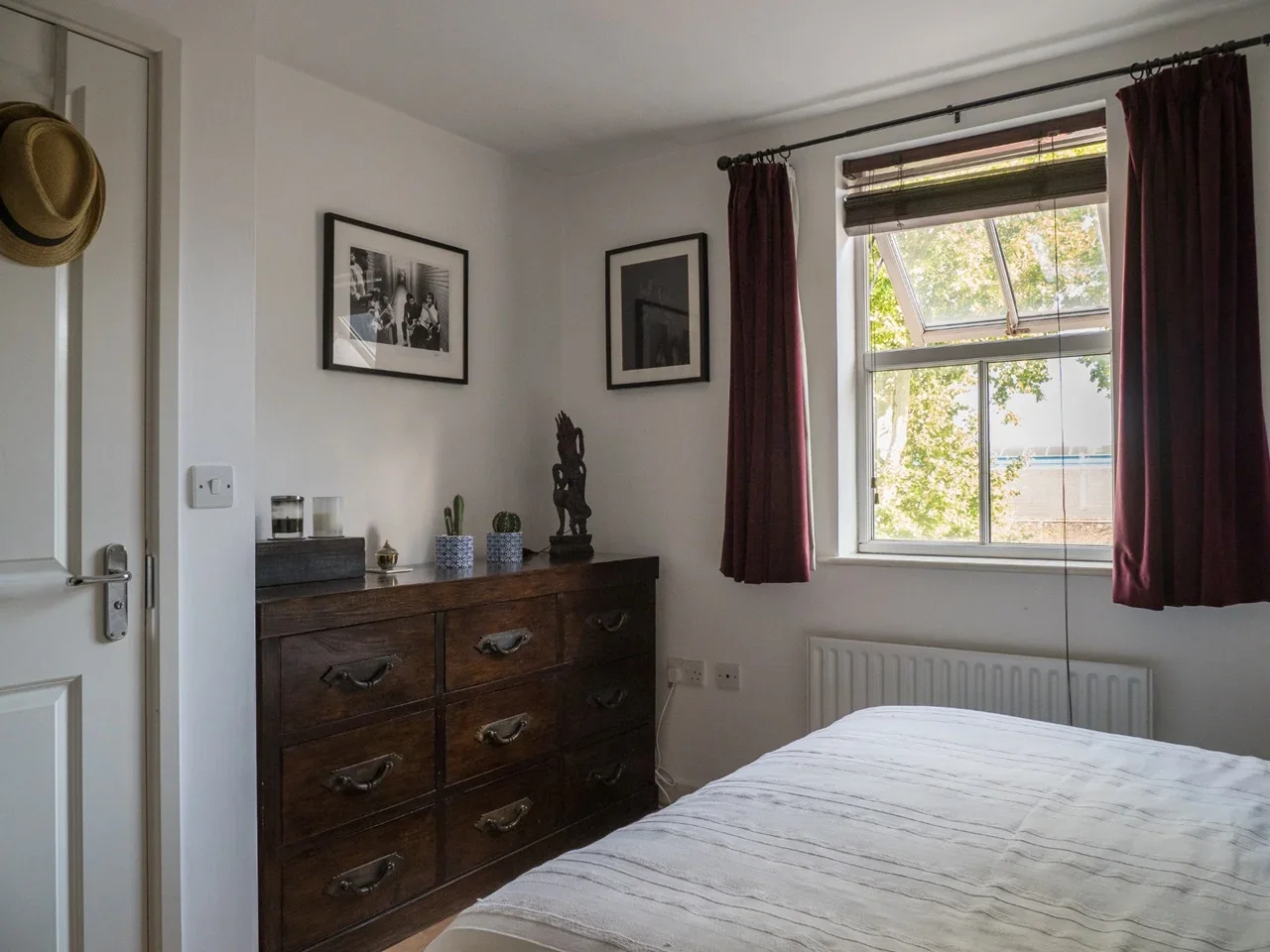 Flat Clapton Square in Greater London