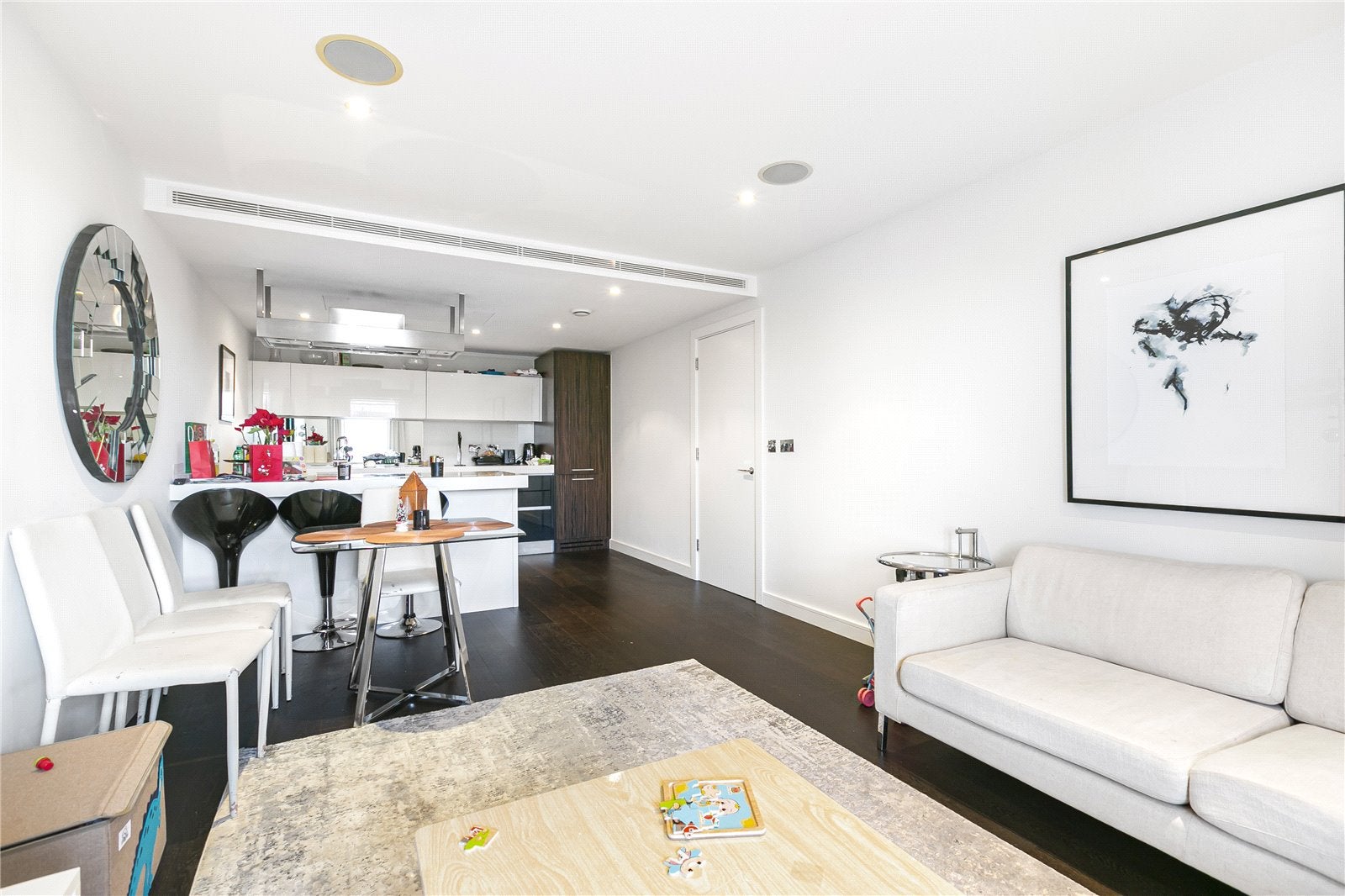 Flat Gatliff Road in City of Westminster