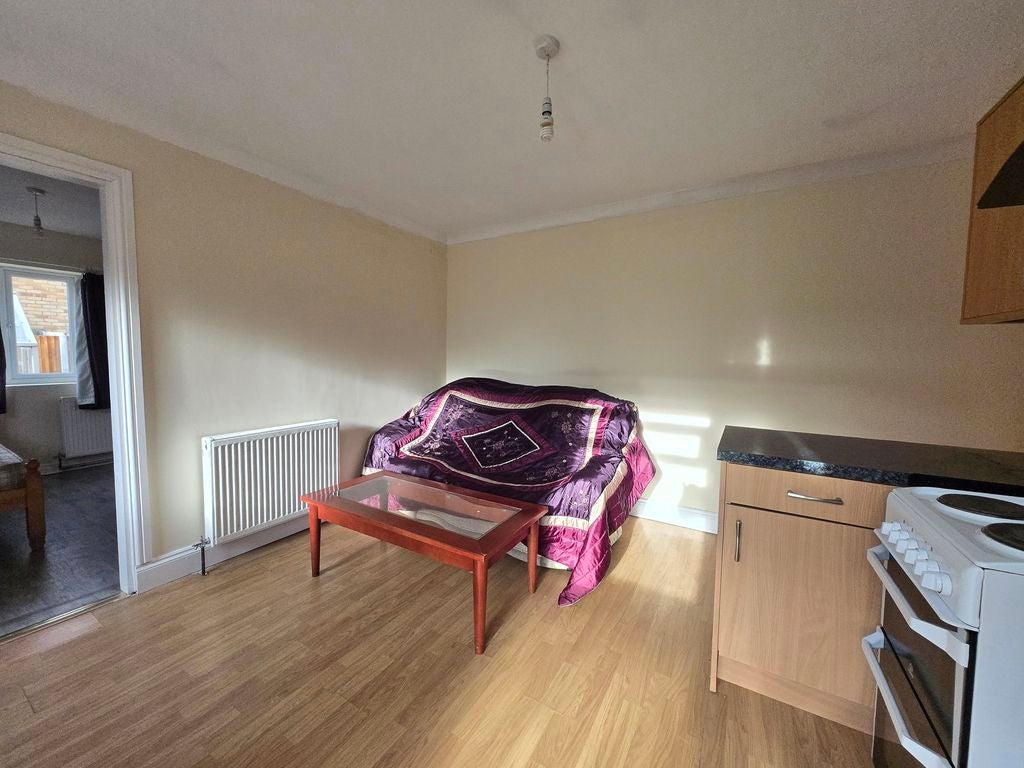 Flat Berkley Crescent in Birmingham