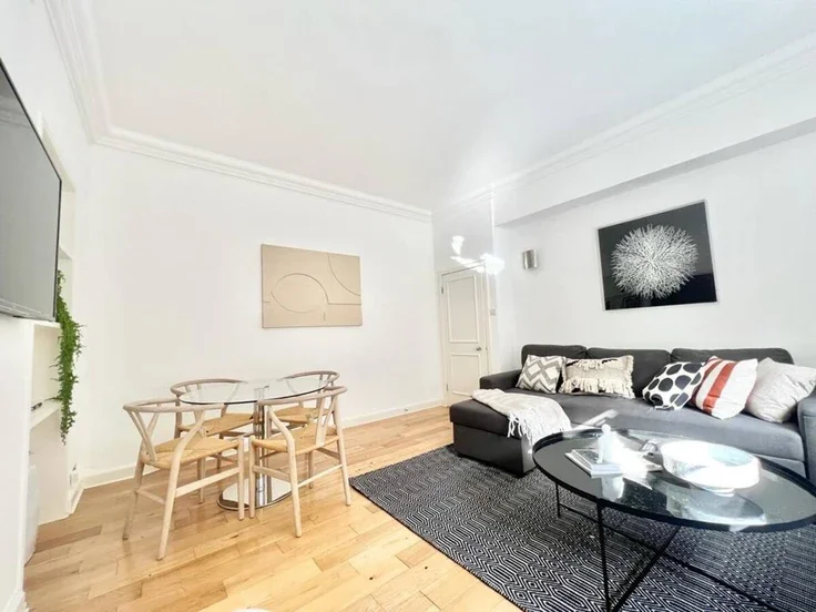 Flat Reeves Mews in City of Westminster