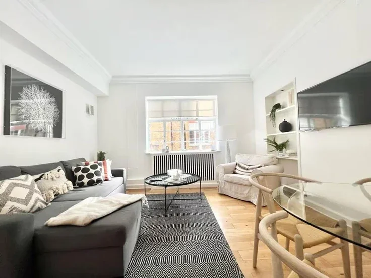 Flat Reeves Mews in City of Westminster