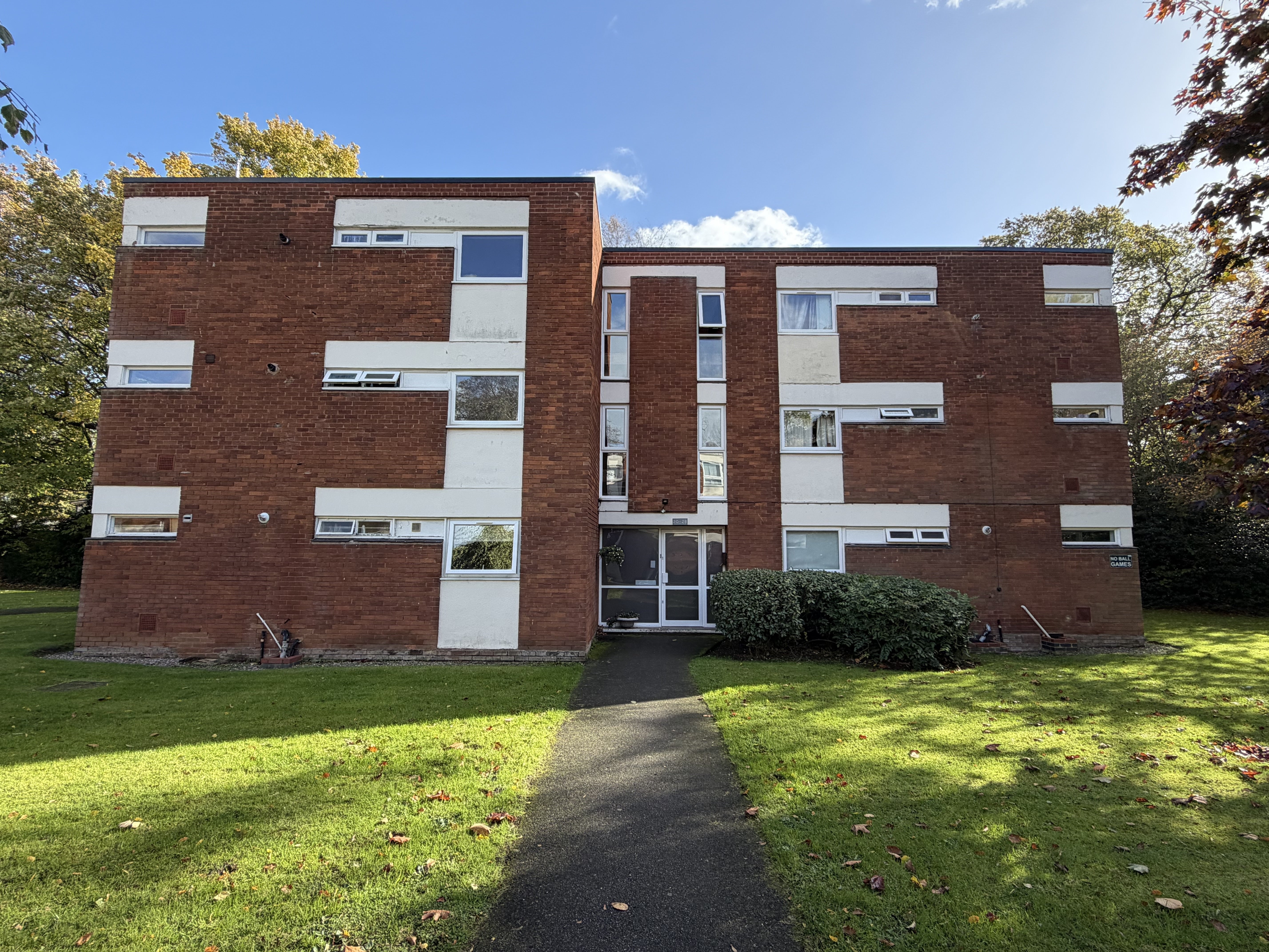 Flat St James Road in Birmingham