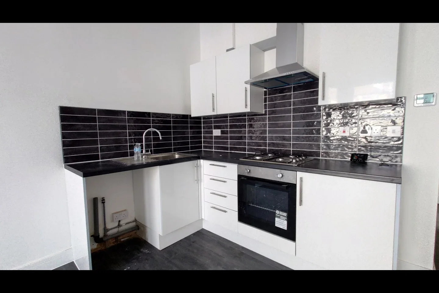 Flat Wellwood Road in Greater London