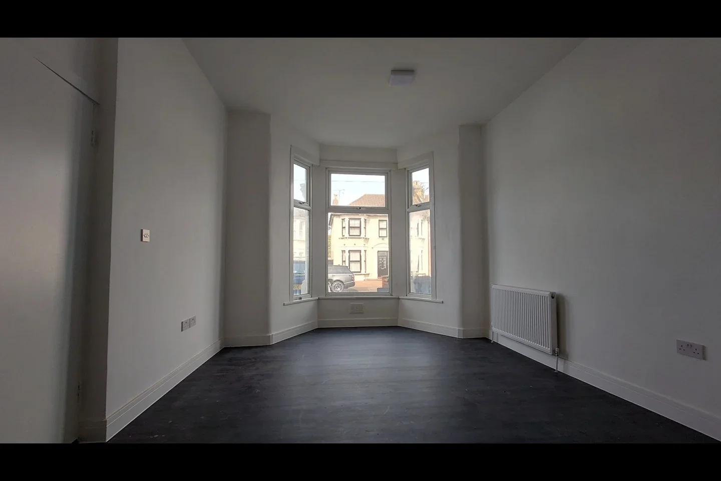 Flat Wellwood Road in Greater London