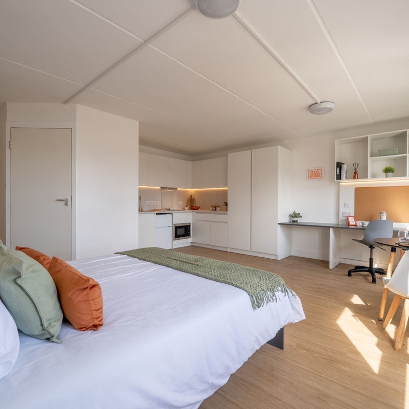 Room Stowage in Greater London