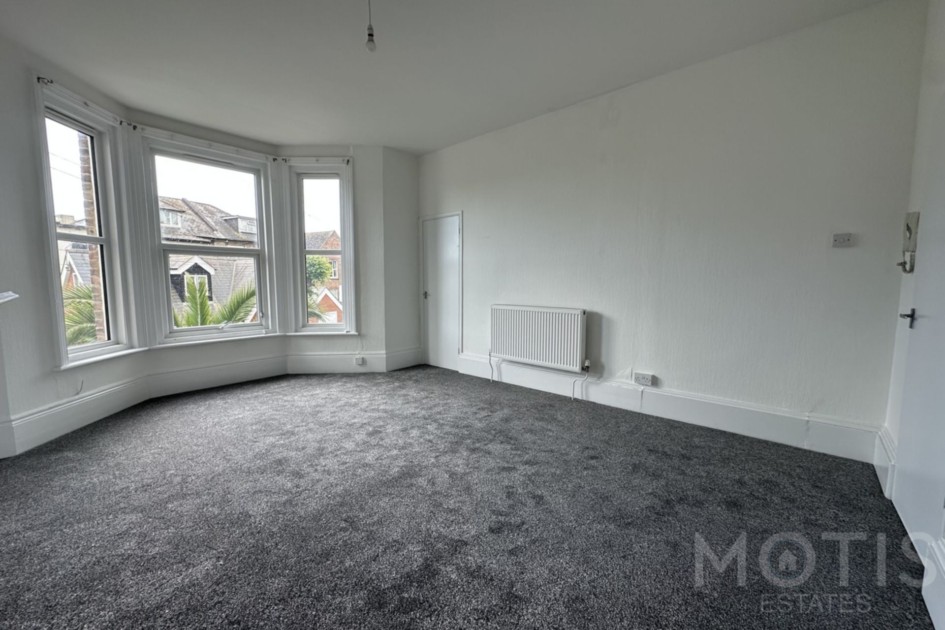 Flat Brockman Road in Folkestone and Hythe District