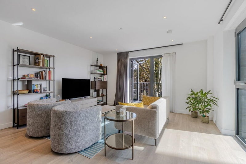 Room Seven Sisters Road in Greater London