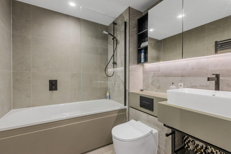 Room Seven Sisters Road in Greater London