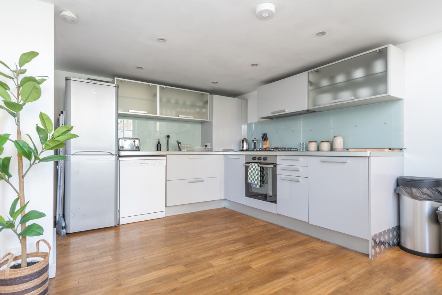 Flat Gatton Road in Greater London