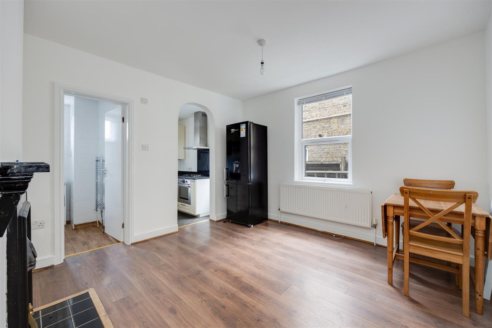 Flat Lonsdale Road in Greater London