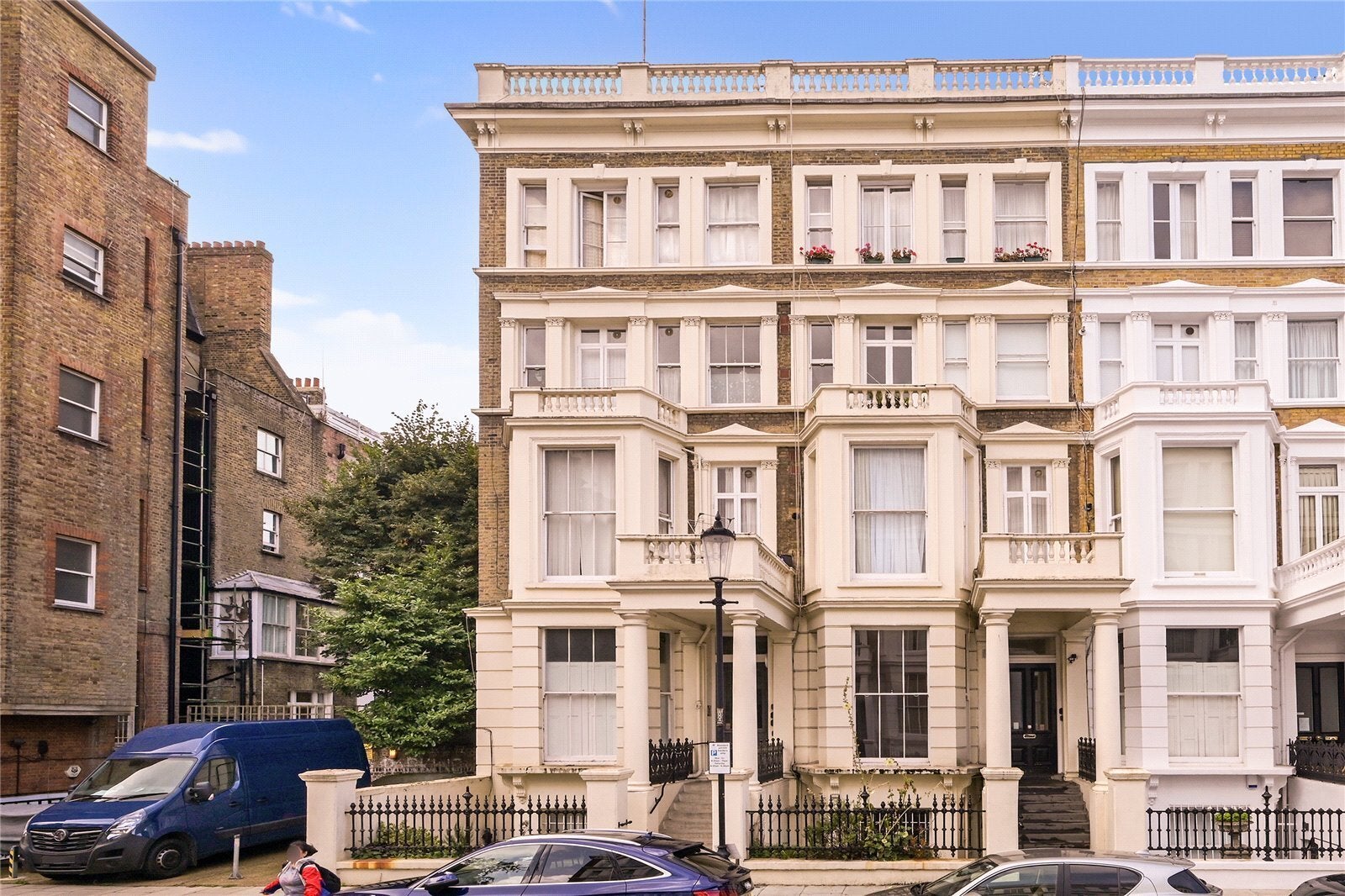 Flat Nevern Road in Greater London