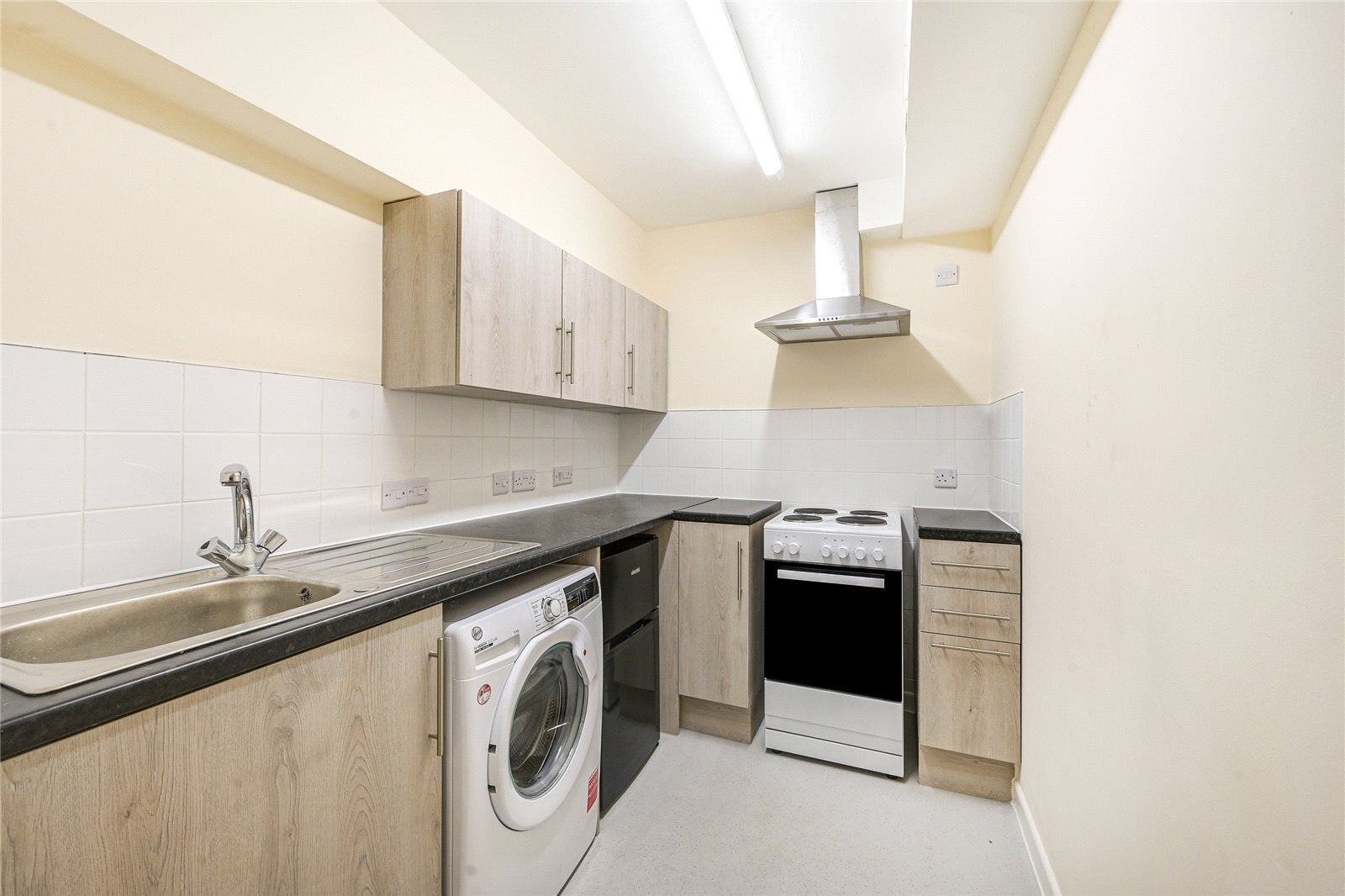 Flat Nevern Road in Greater London
