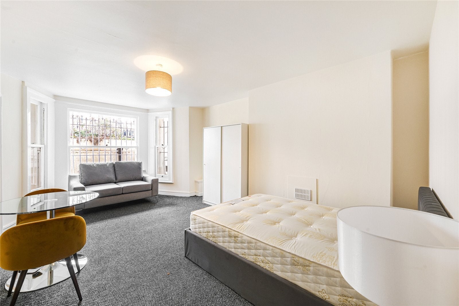 Flat Nevern Road in Greater London