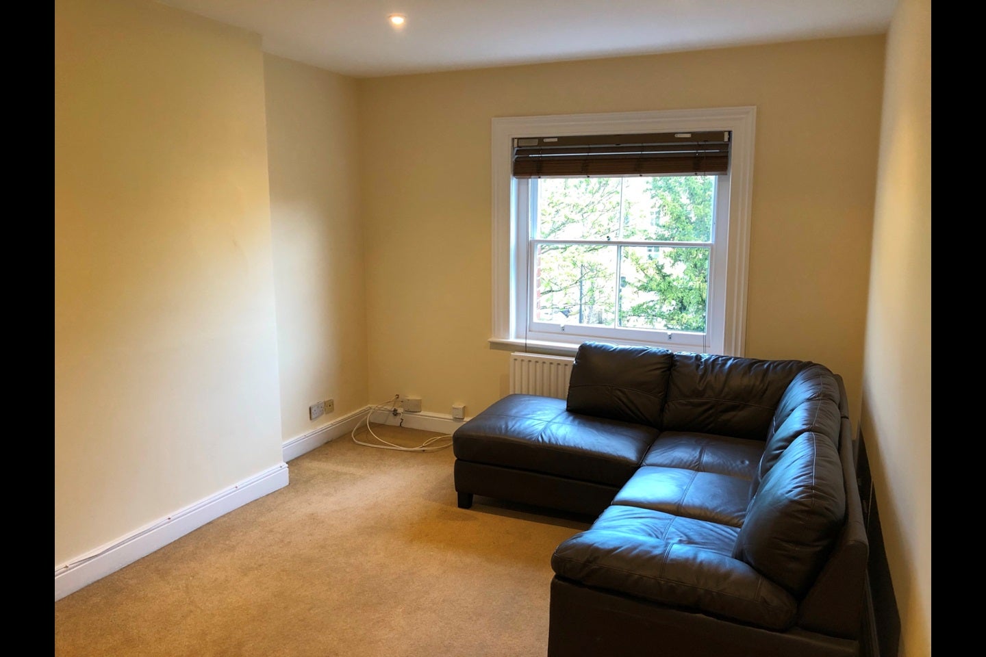 Flat Savoy Mews in Greater London
