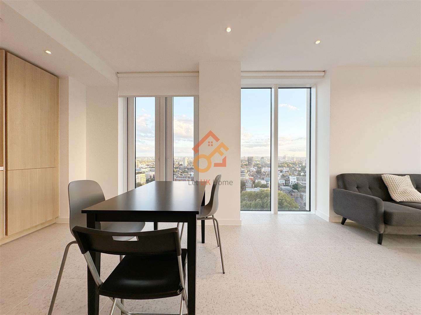 Flat Cendal Crescent in Greater London