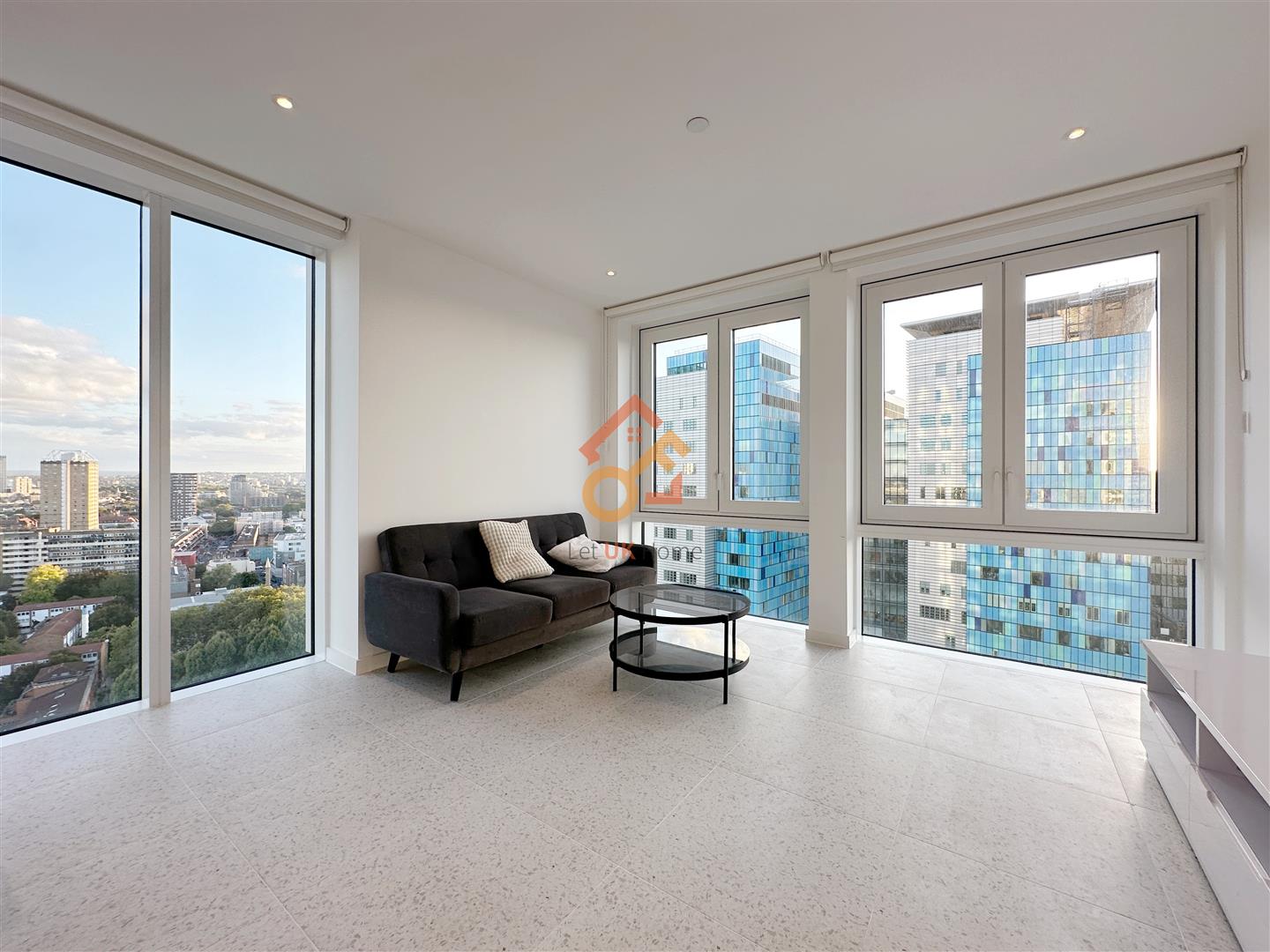 Flat Cendal Crescent in Greater London