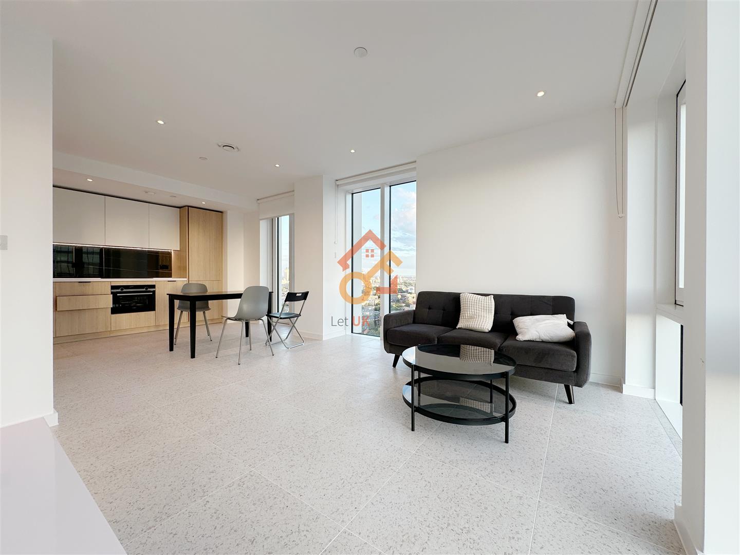 Flat Cendal Crescent in Greater London