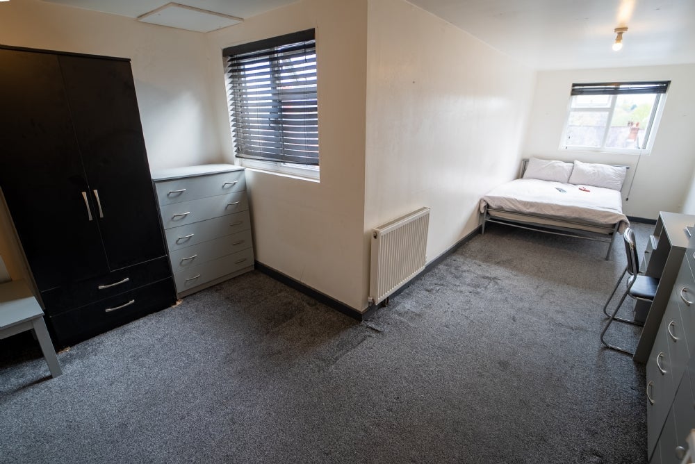 Flat Pershore Road in Birmingham