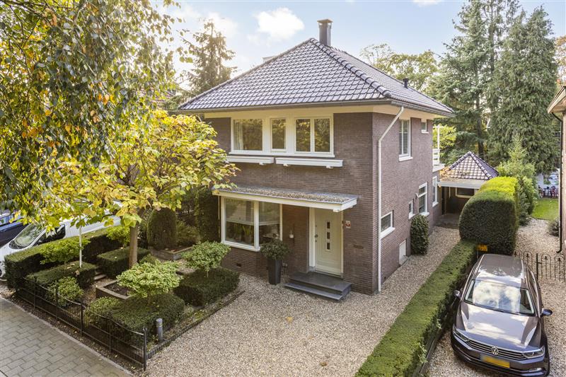 Huis Van Aelstlaan 24 in Apeldoorn