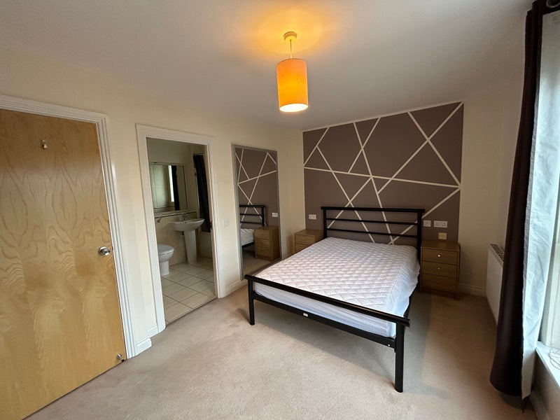 Room Quainton Road in Leicester