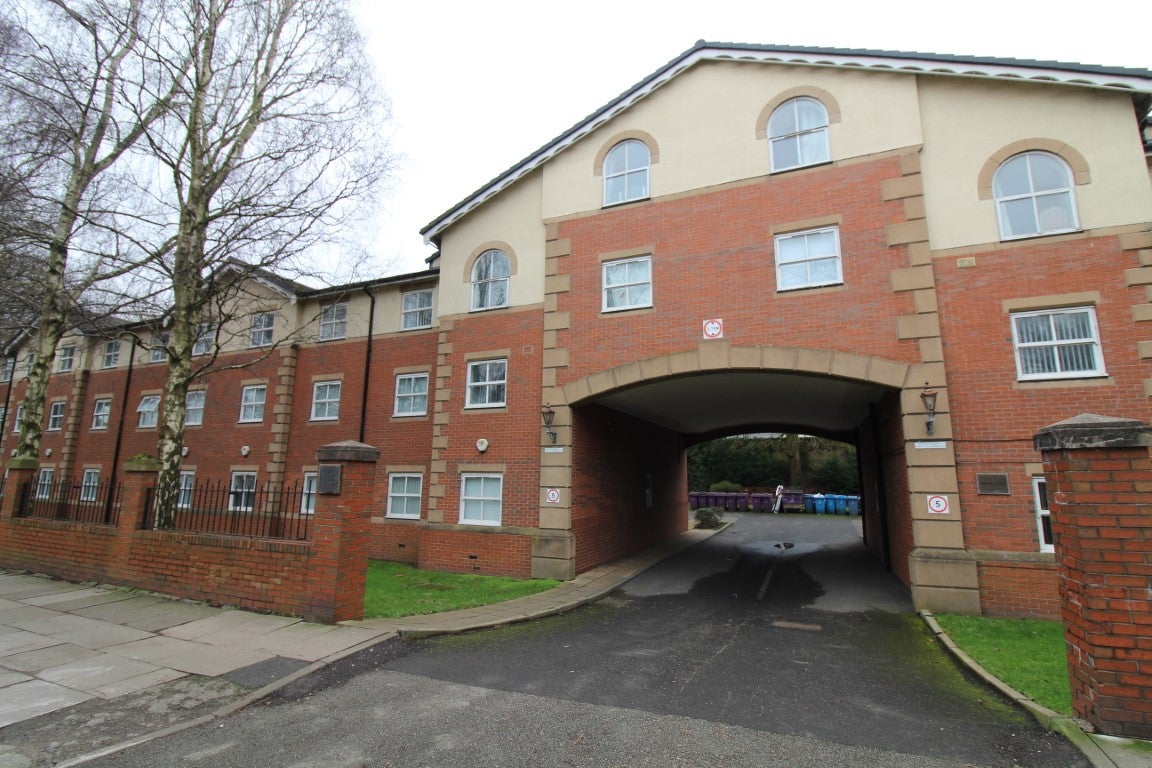 Flat Aigburth Road in Liverpool