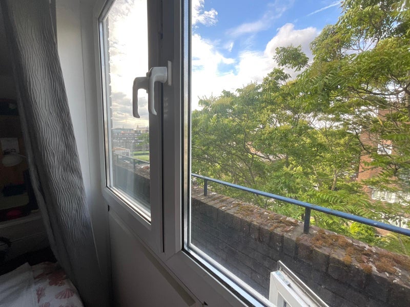 Flat Marylee Way in Greater London