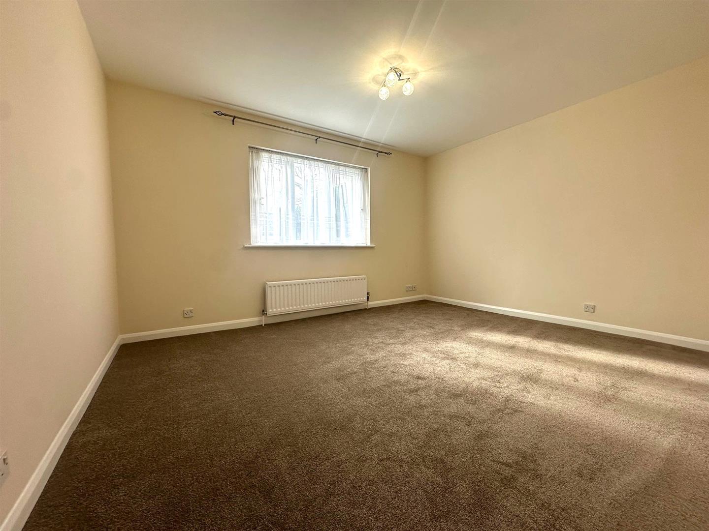 Flat Essex Road in Watford