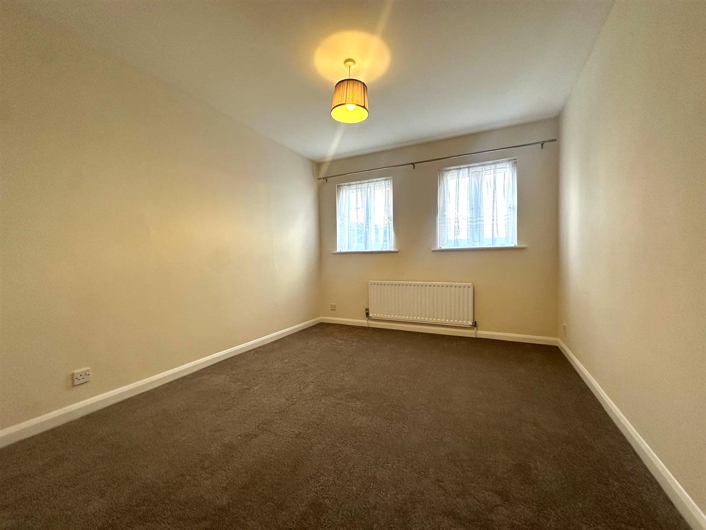 Flat Essex Road in Watford