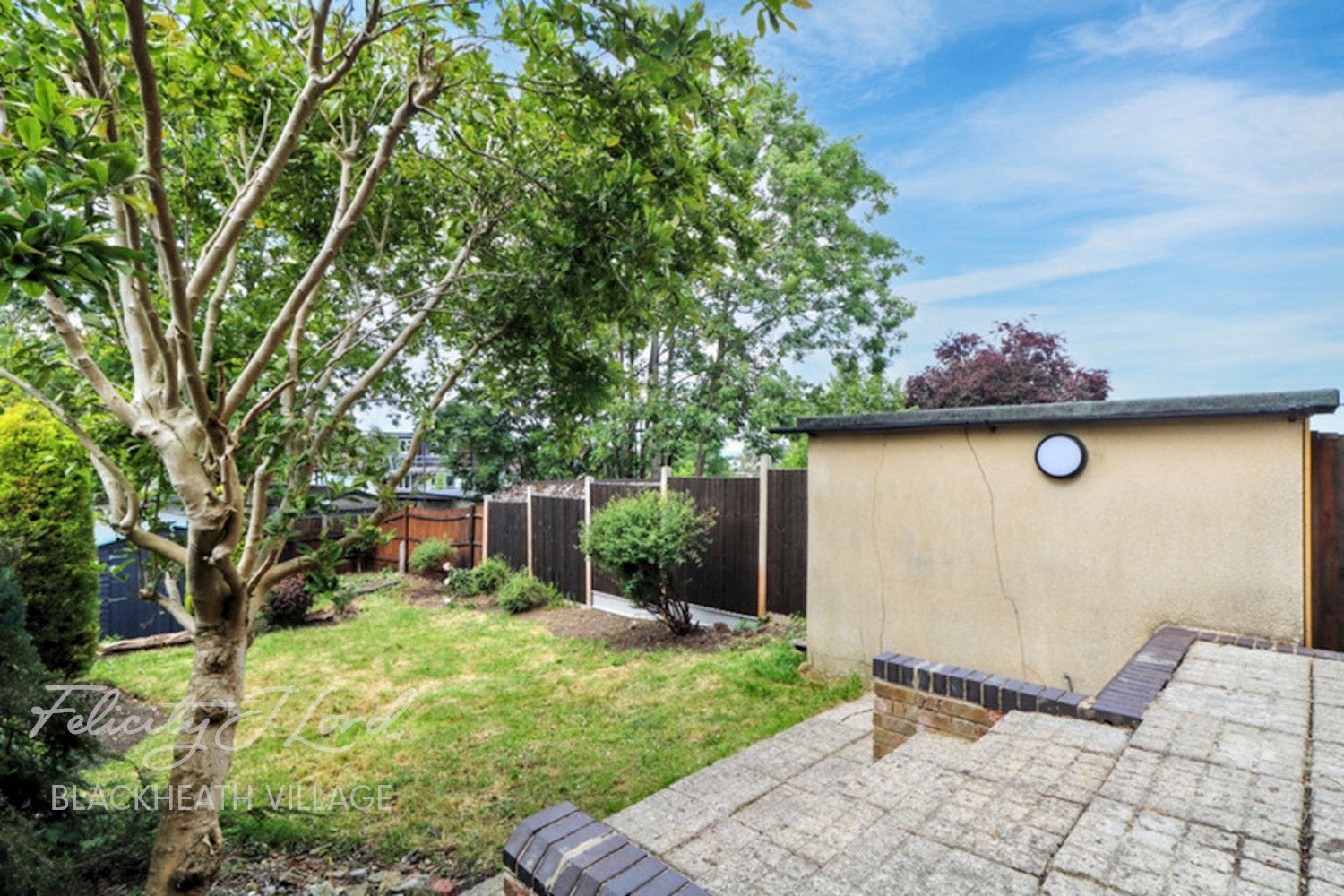 House Ankerdine Crescent in Greater London
