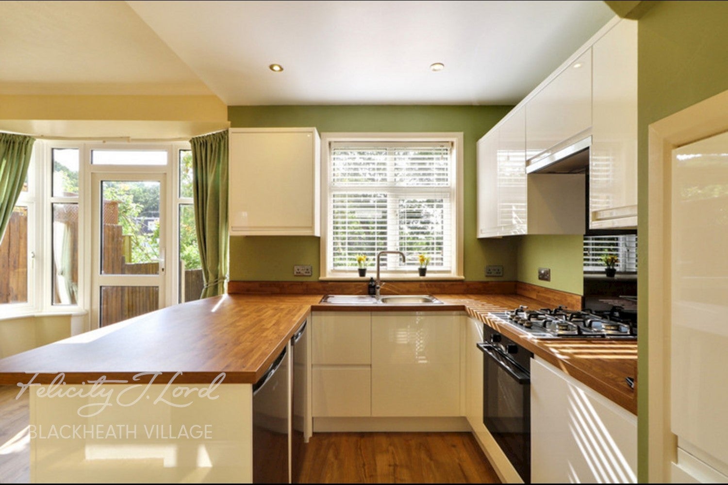 House Ankerdine Crescent in Greater London