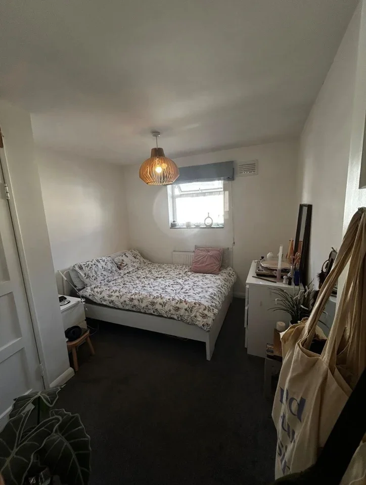 Room St Margaret's Road in Greater London