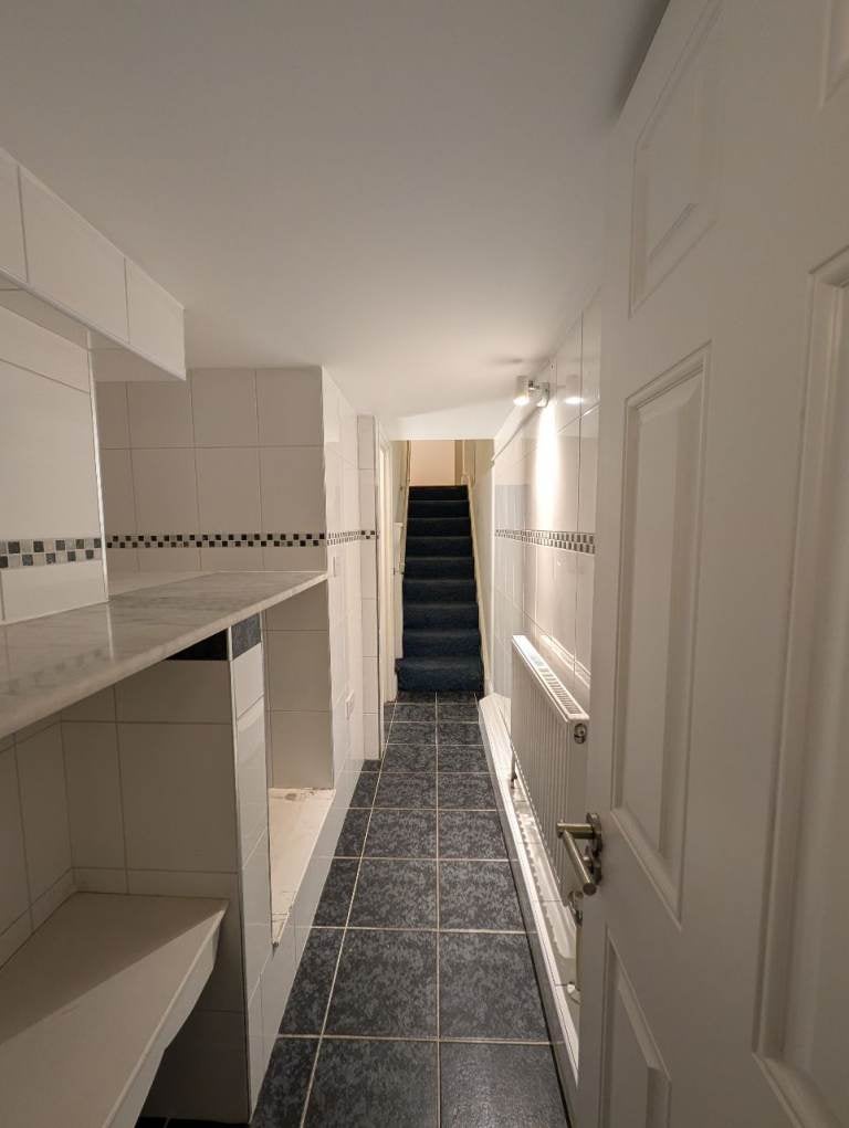 Flat Chichele Road in Greater London