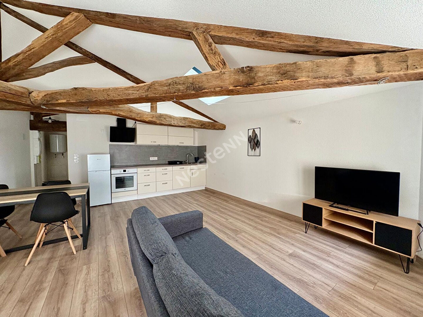 Flat Rue Centrale in Varennes-Saint-Sauveur