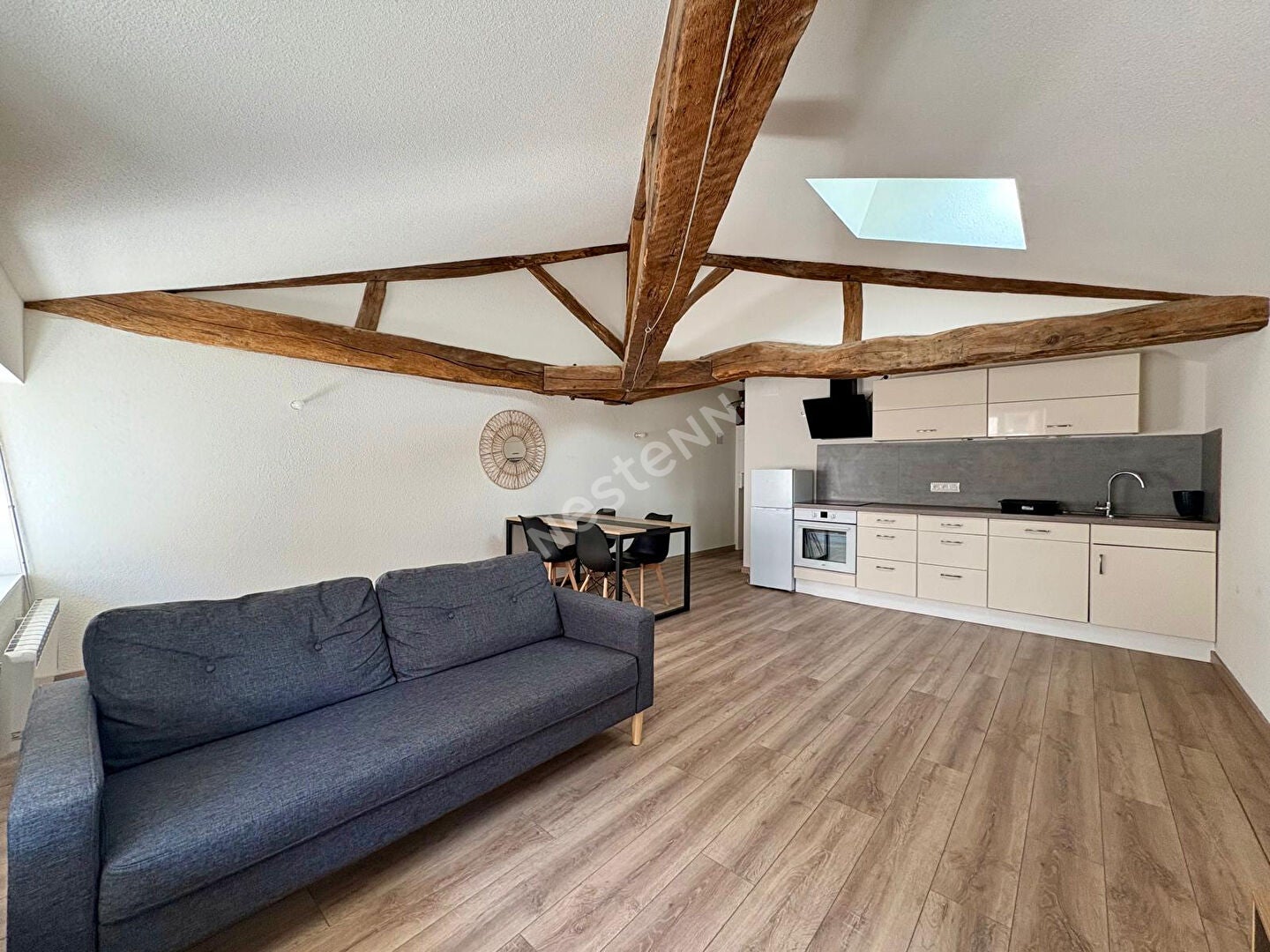 Flat Rue Centrale in Varennes-Saint-Sauveur