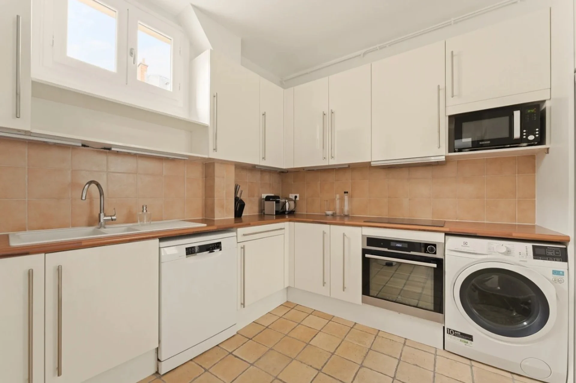 Flat Rue des Renaudes in Paris