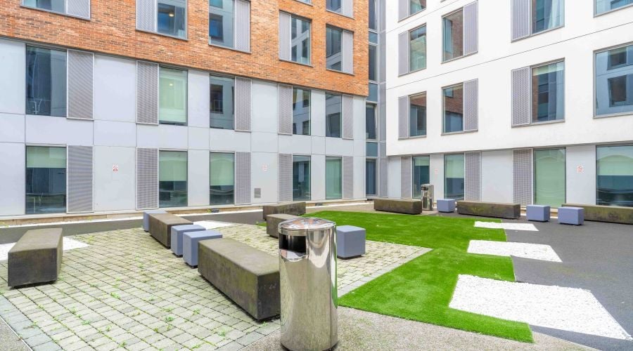 Flat Goswell Road in Greater London