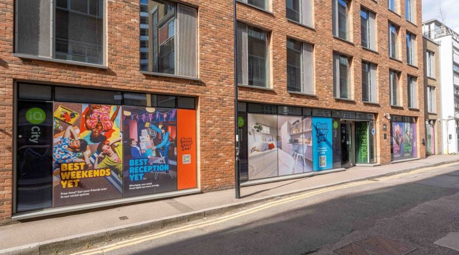 Flat Goswell Road in Greater London