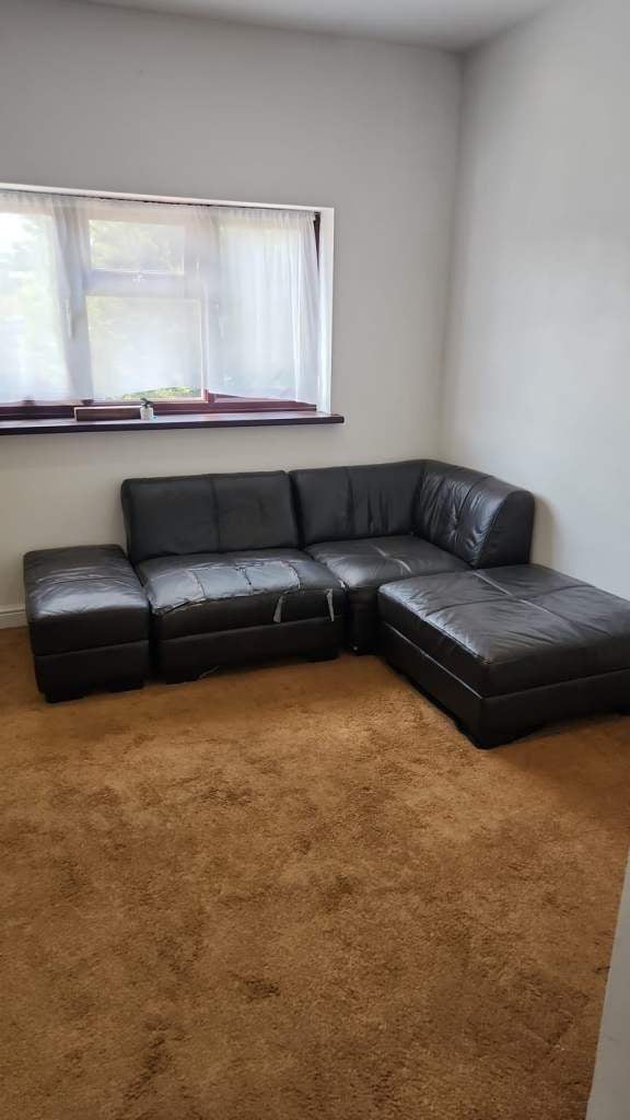 Flat Atherton Road in Greater London