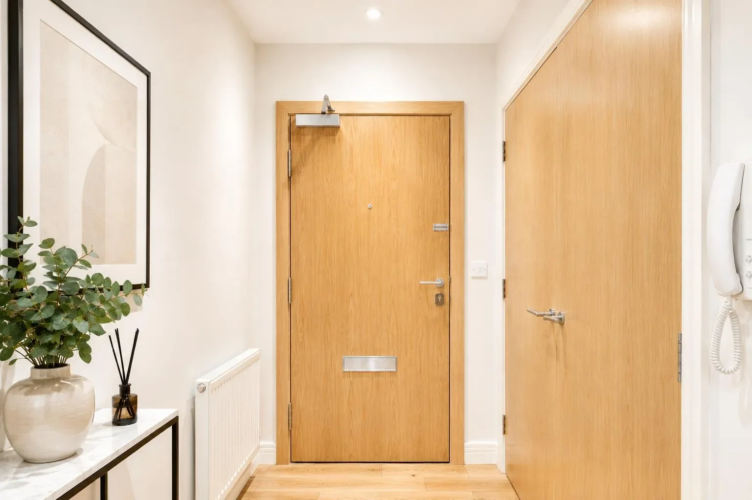 Flat Gillis Square in Greater London