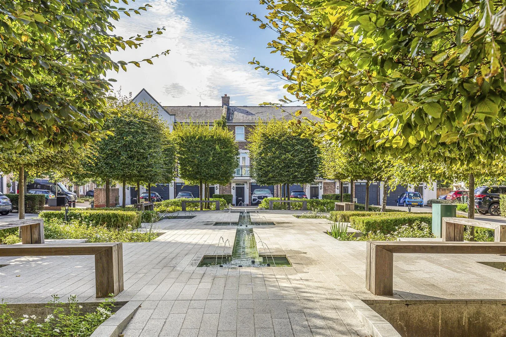Flat Gillis Square in Greater London