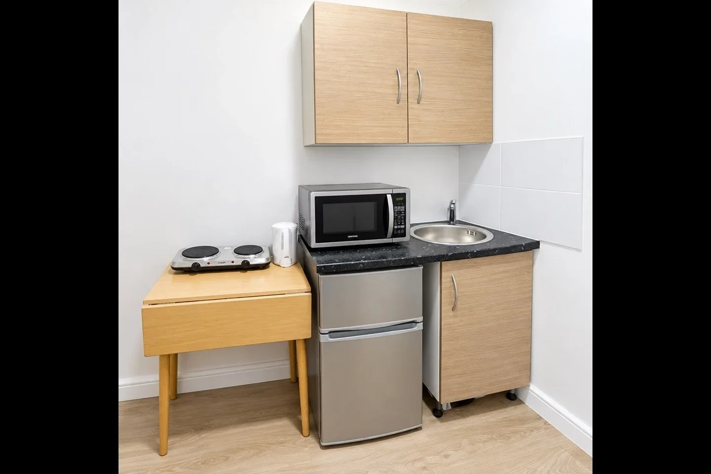 Flat Oulton Crescent in Greater London
