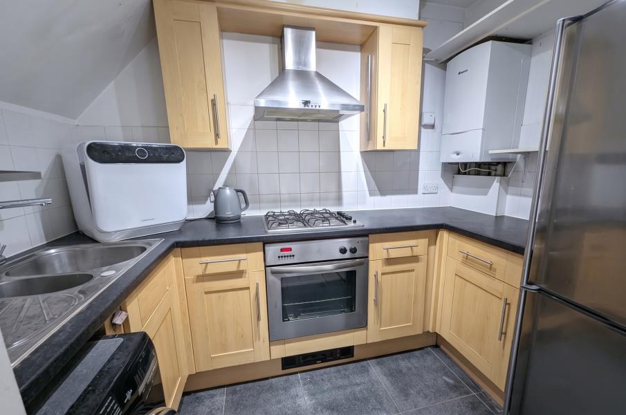Flat Goldsworth Road in Woking