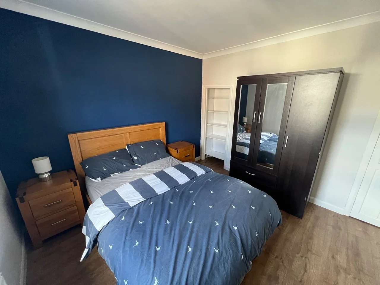 Room Grove Road in Greater London