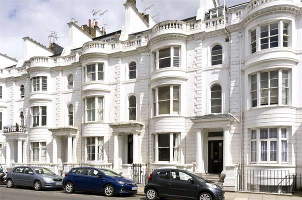 Flat Gloucester Terrace in City of Westminster