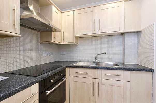 Flat Gloucester Terrace in City of Westminster